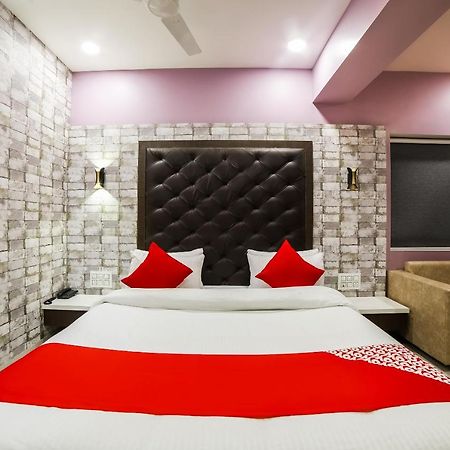 Capital O 41587 Hotel Airport Inn One Ahmedabad Exterior foto